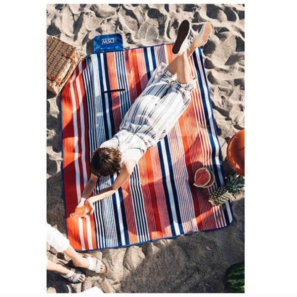 NWT DSW Picnic / Throw / Yoga Mat / Blanket